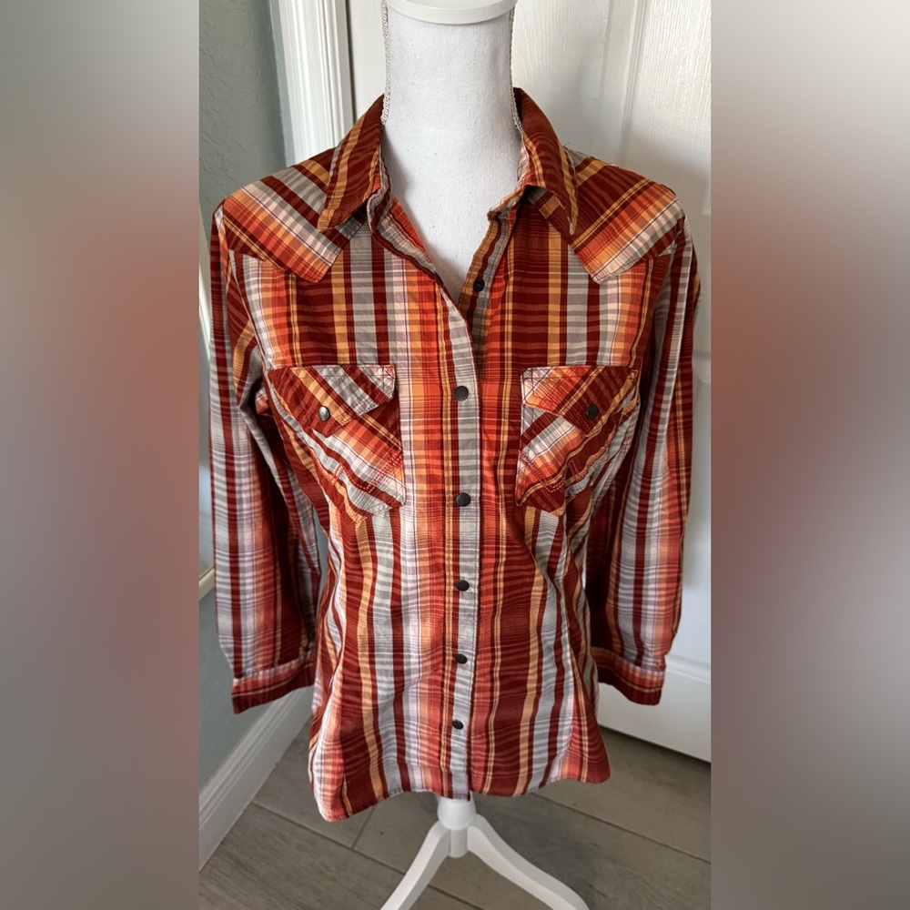 Wrangler Retro Western Snap Shirt Women’s Medium Orange Plaid Pearl Snap Yoke